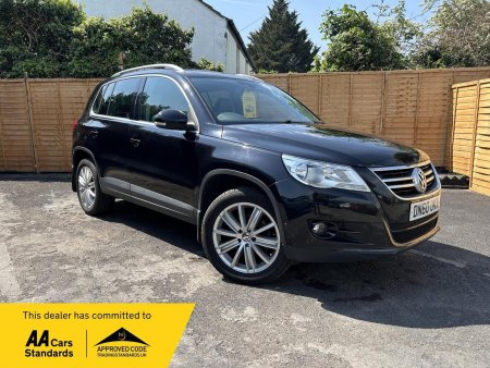 VOLKSWAGEN TIGUAN 2.0 TDI Sport 4WD Euro 5 5dr